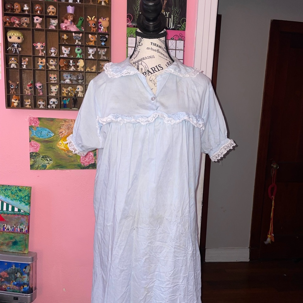 Women's White Lace Trim Nightgown